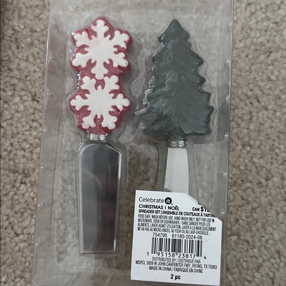 Bundle of Spreaders NIB
Martha Stewart 
Celebrate it - Picture 5 of 5